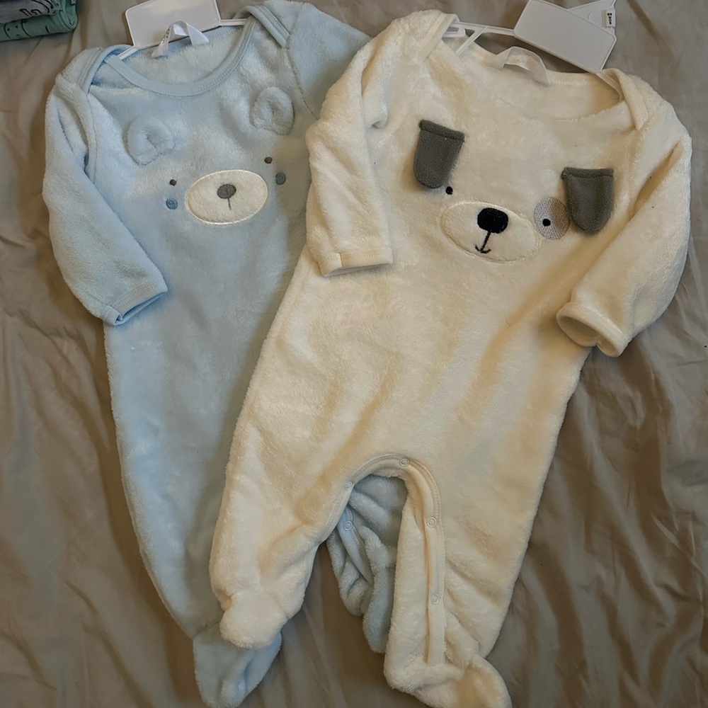 2-Piece Plush Baby Romper Set – Size 6-9 Months – Twin Friendly
